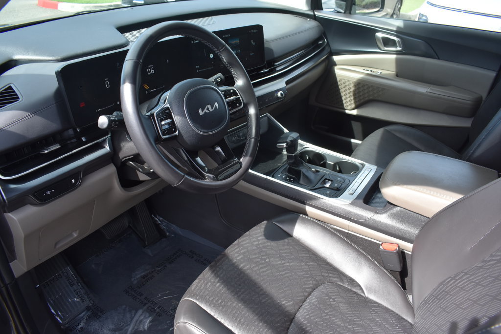 Used 2026 Kia Carnival FWD image 19