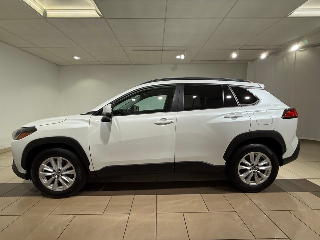 Certified 2022 Toyota Corolla Cross LE w/ Moonroof Package AWD/4WD image 2