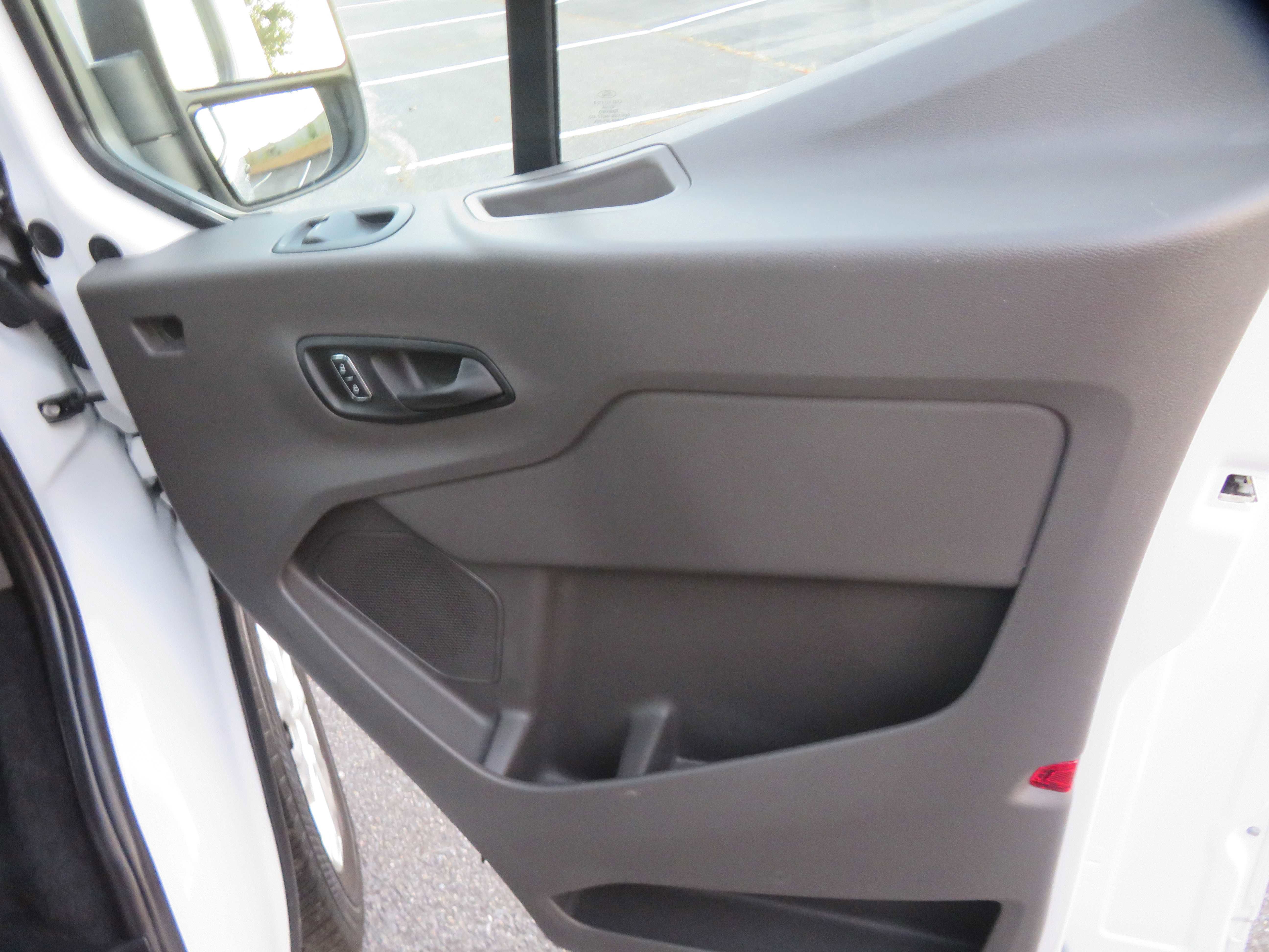 Used 2024 Ford Transit 350 XLT image 32