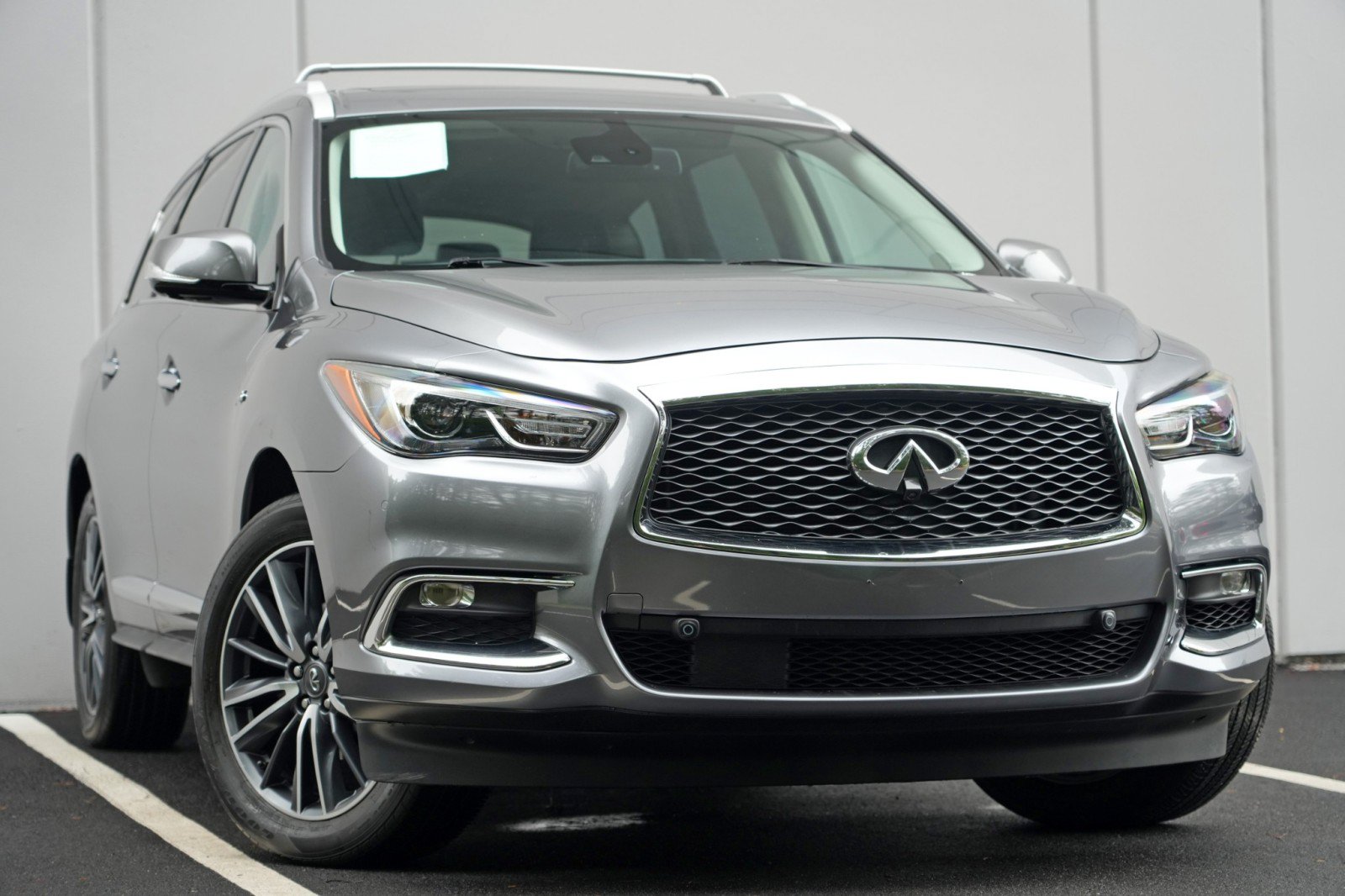 Used 2020 INFINITI QX60 Signature Edition w/ Cargo Package Essential FWD image 2