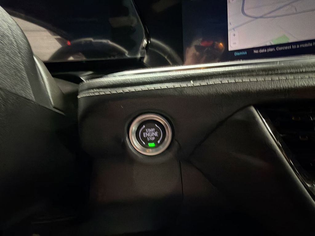 Used 2025 Chevrolet Tahoe Z71 w/ Comfort Package image 17