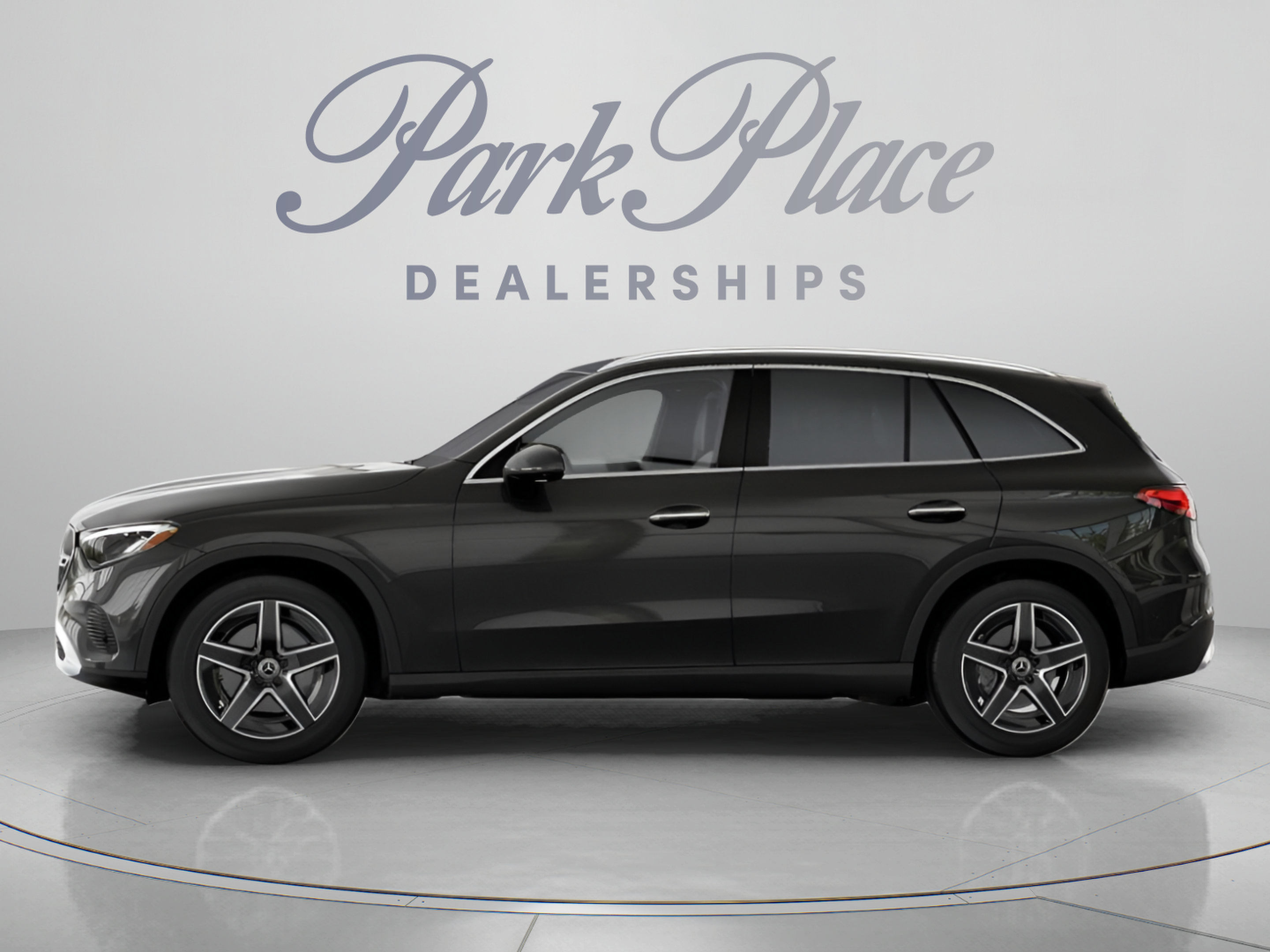 Used 2026 Mercedes-Benz GLC 300 image 4