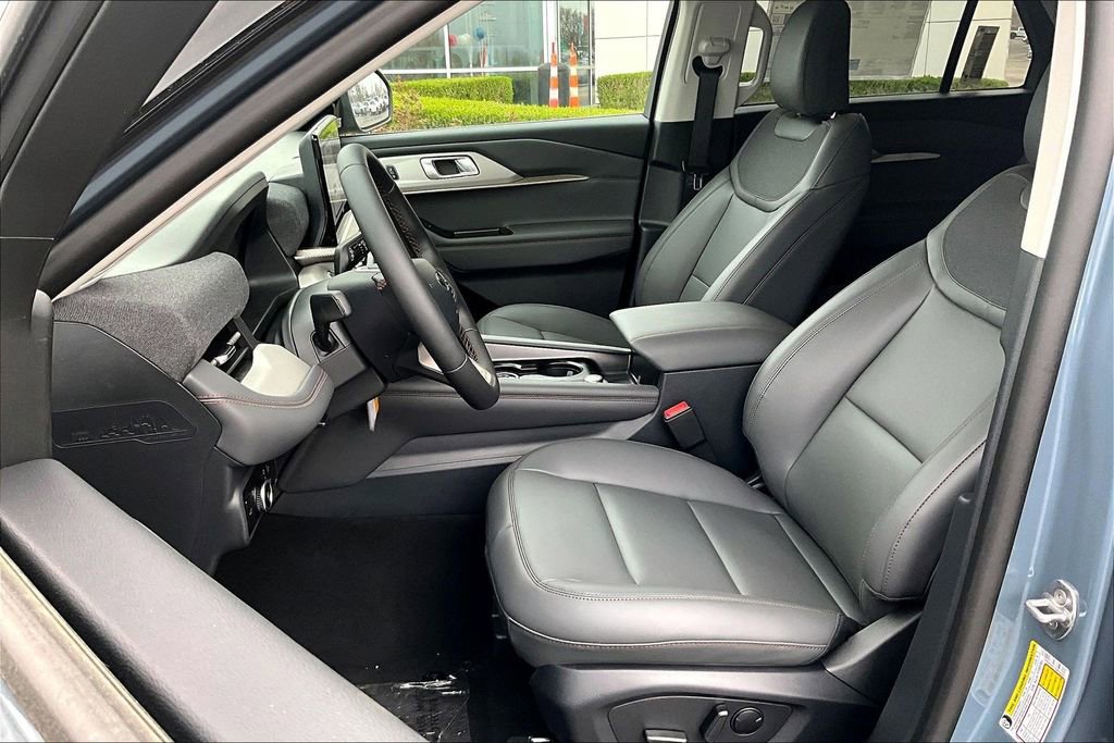 New 2026 Ford Explorer Active w/ Active Comfort Package image 9