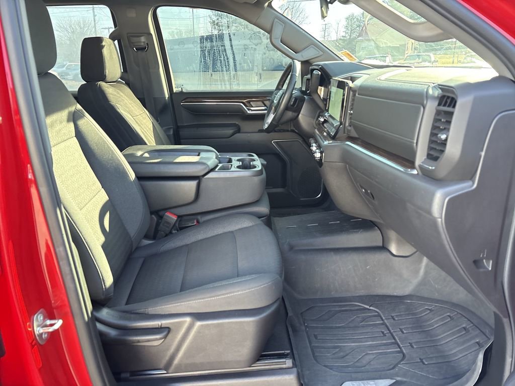 Certified 2024 GMC Sierra 1500 SLE w/ Preferred Package image 30