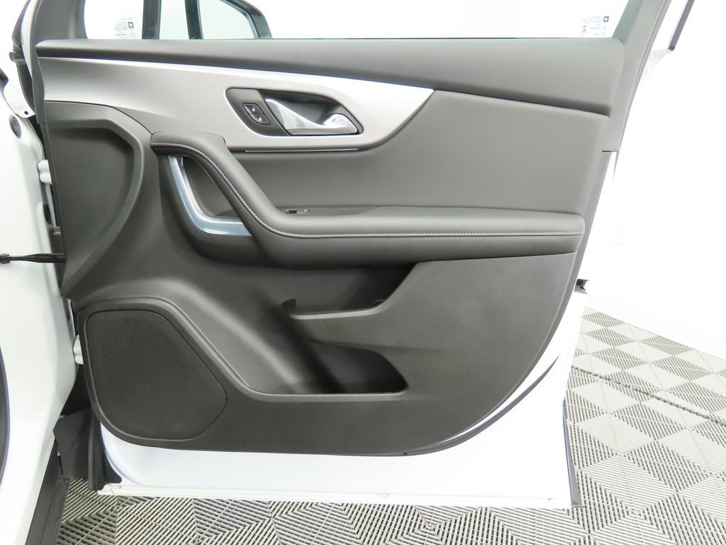 Used 2022 Chevrolet Blazer LT FWD image 23