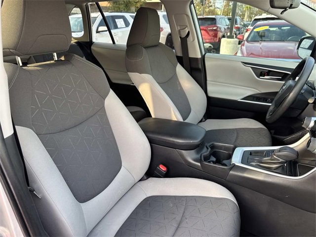 Used 2020 Toyota RAV4 XLE image 10