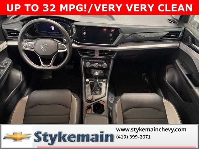 Used 2022 Volkswagen Taos SEL image 3