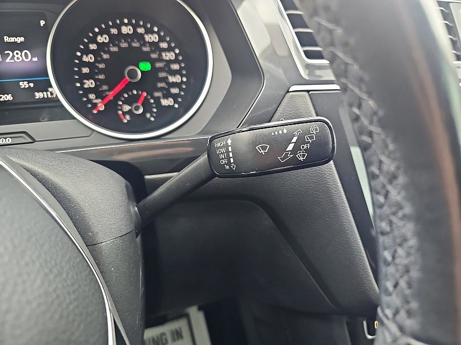 Used 2018 Volkswagen Tiguan SE image 19