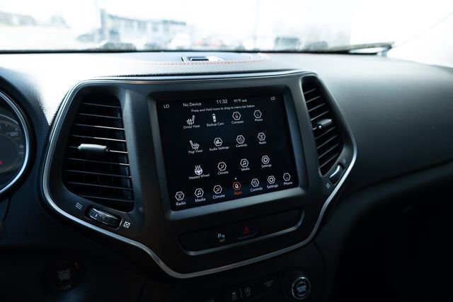 Used 2020 Jeep Cherokee Trailhawk w/ Cold Weather Group image 11