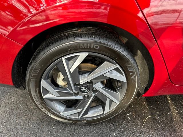 Used 2025 Hyundai Elantra Sport image 23