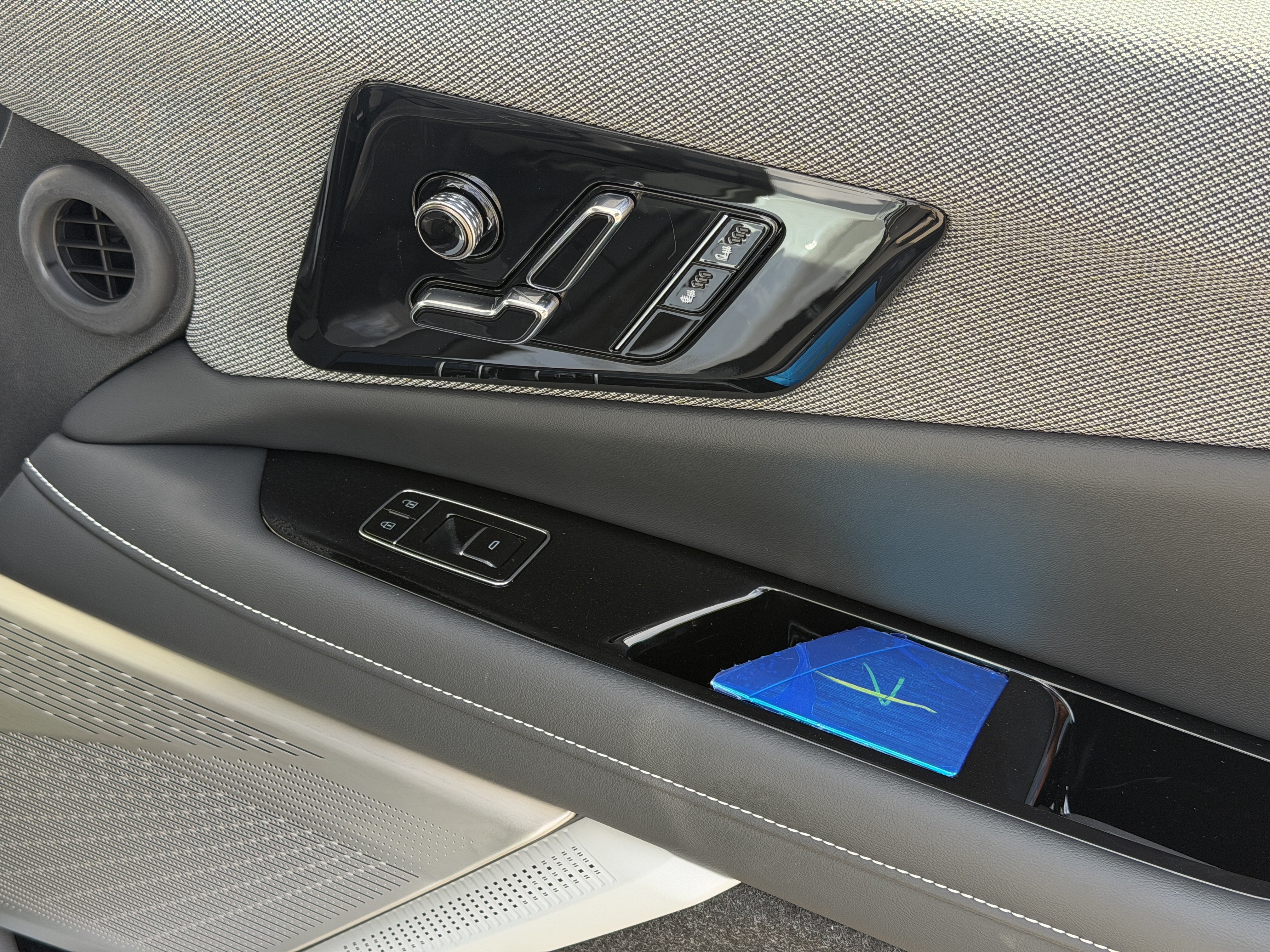 New 2027 Cadillac Optiq Luxury AWD/4WD image 21