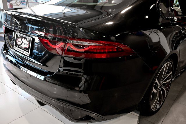 Used 2024 Jaguar XF R-Dynamic SE image 12