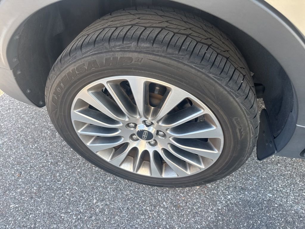 Used 2017 Lincoln MKC Reserve image 9