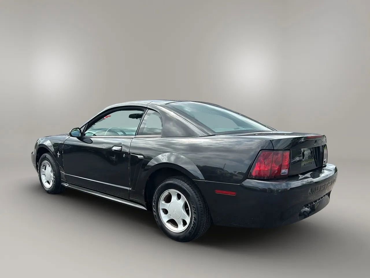 Used 2001 Ford Mustang Coupe image 3