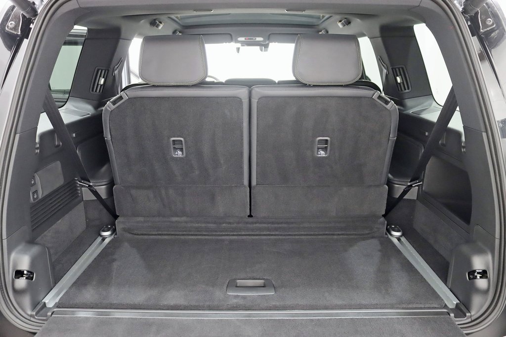Used 2025 Rivian R1S Adventure image 37