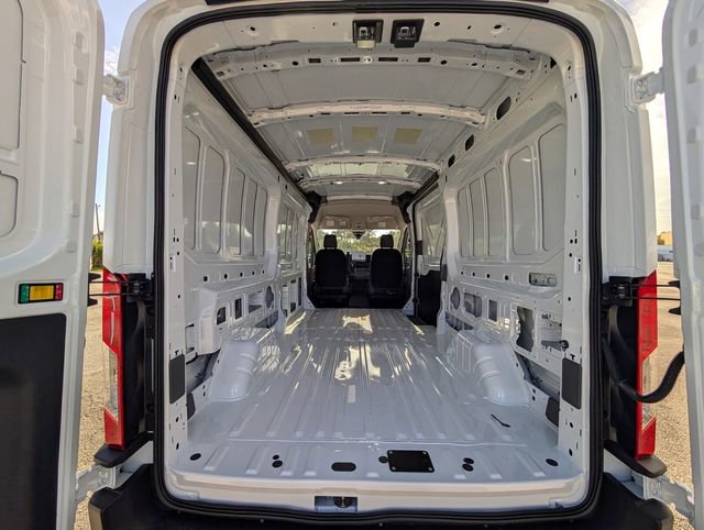 New 2026 Ford Transit 250 148 Medium Roof RWD image 7