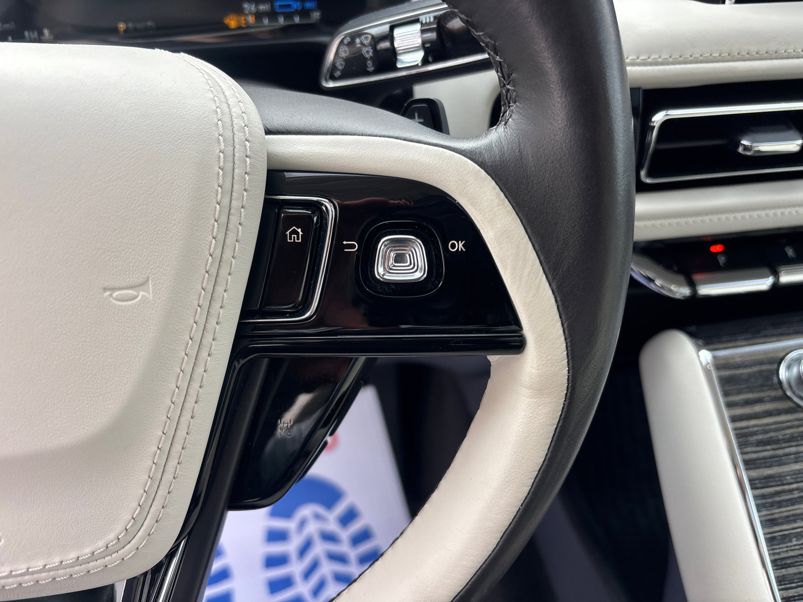 Certified 2023 Lincoln Aviator Black Label Grand Touring image 18