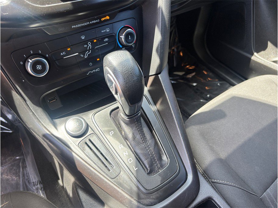 Used 2017 Ford Focus SE FWD image 25