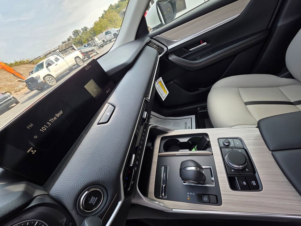 New 2025 MAZDA CX-90 3.3 Turbo w/ Preferred Package image 14
