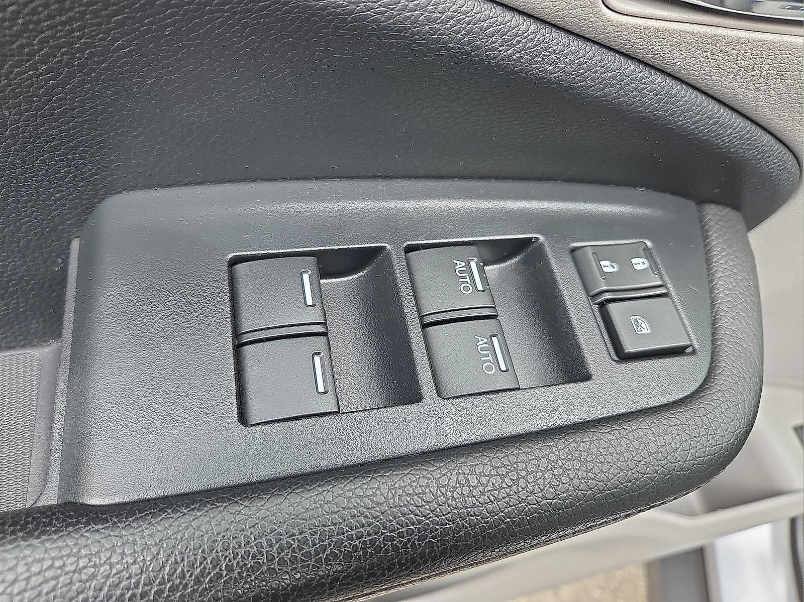 Used 2020 Honda Pilot Touring image 16