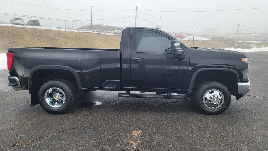 Used 2024 Chevrolet Silverado 3500 LT w/ Convenience Package image 14