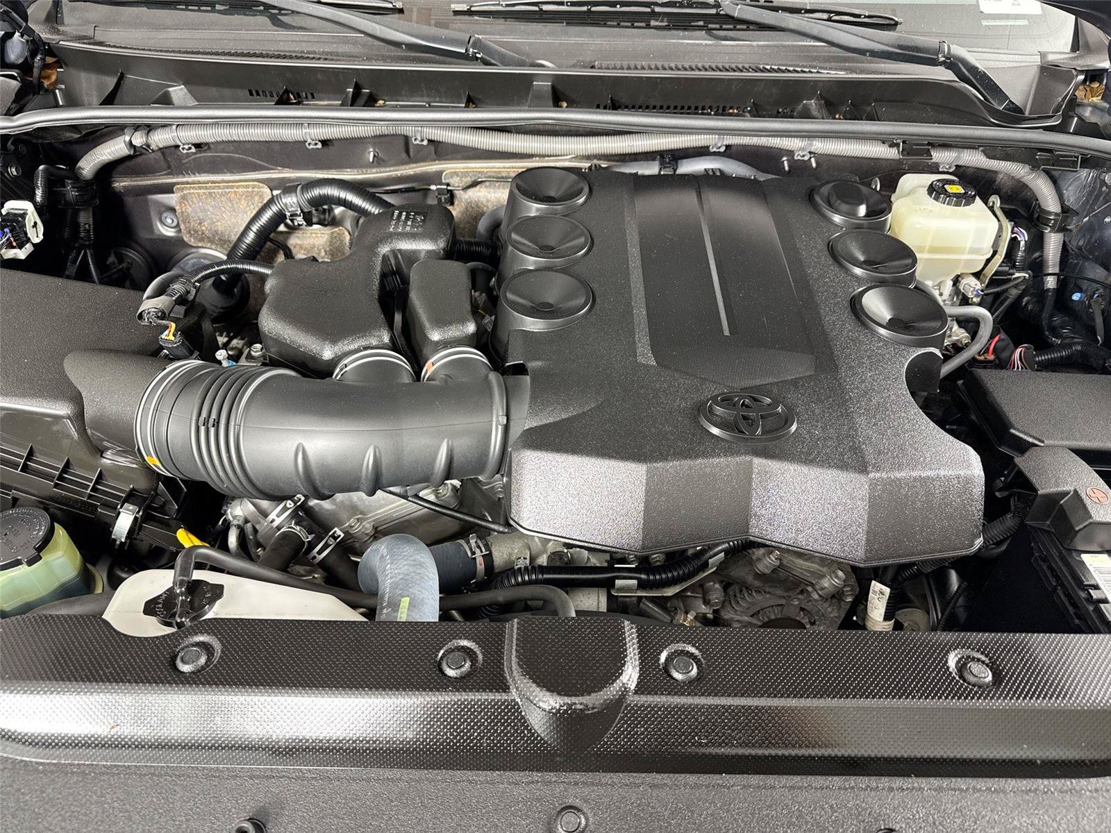 Used 2019 Toyota 4Runner SR5 AWD/4WD image 41