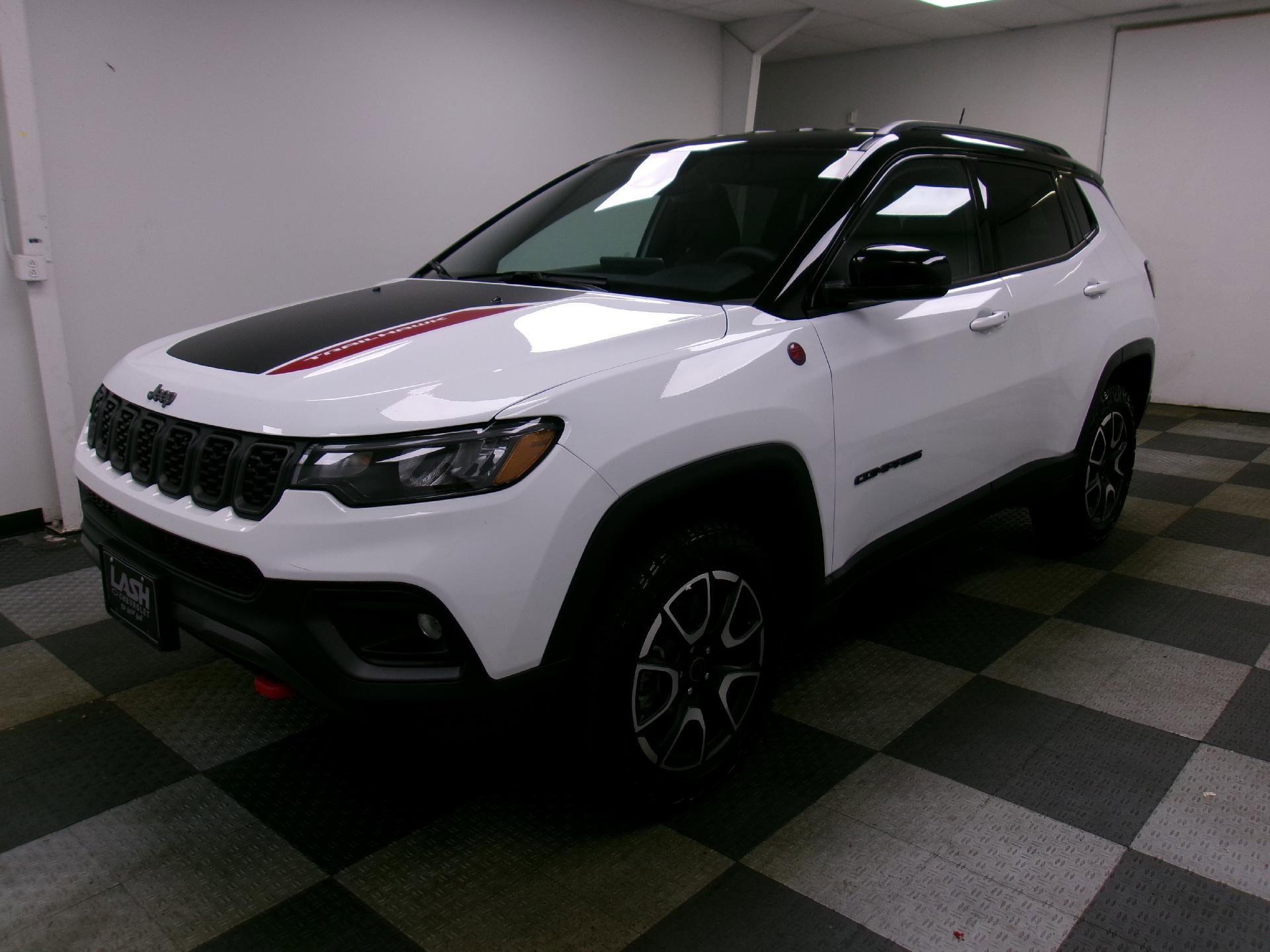 Used 2025 Jeep Compass Trailhawk