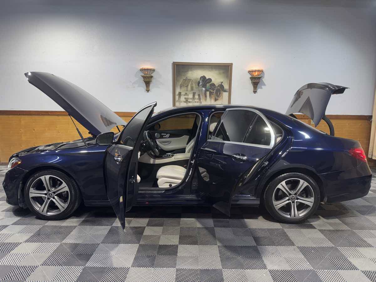 Used 2019 Mercedes-Benz E 300 4MATIC w/ Premium 1 Package image 12