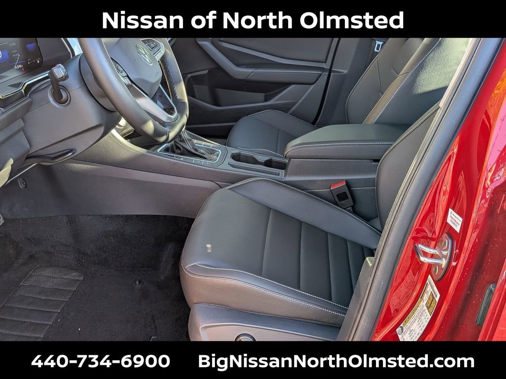 Used 2023 Volkswagen Jetta SE w/ Panoramic Sunroof Package image 19