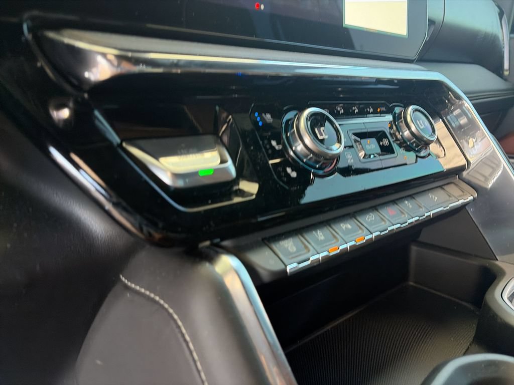 Used 2024 GMC Sierra 2500 Denali Ultimate AWD/4WD image 22