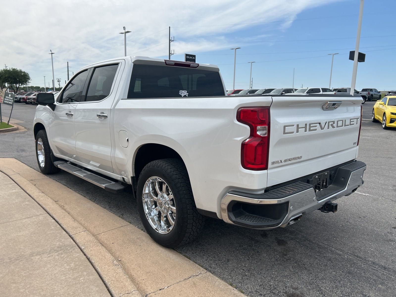 Used 2025 Chevrolet Silverado 1500 LTZ w/ Z71 Off-Road Package AWD/4WD image 7