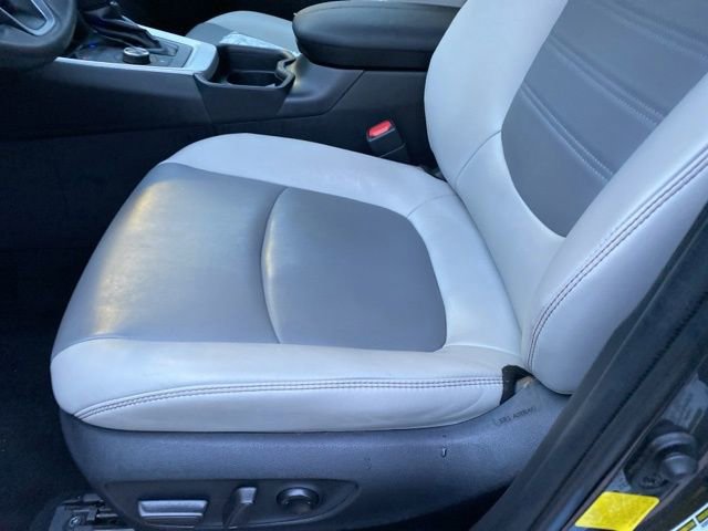 Used 2021 Toyota RAV4 XLE Premium image 22