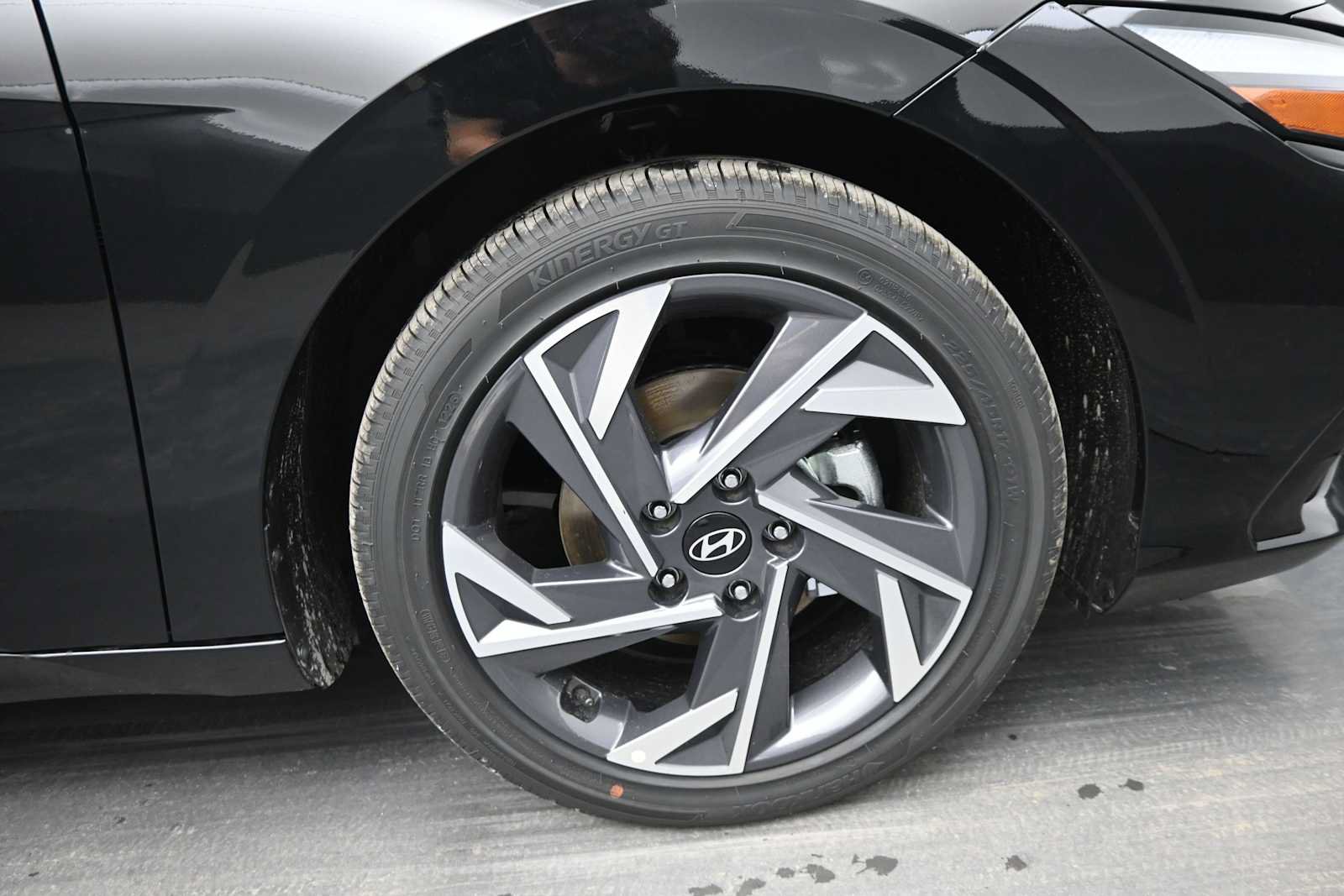 New 2026 Hyundai Elantra Limited FWD image 10