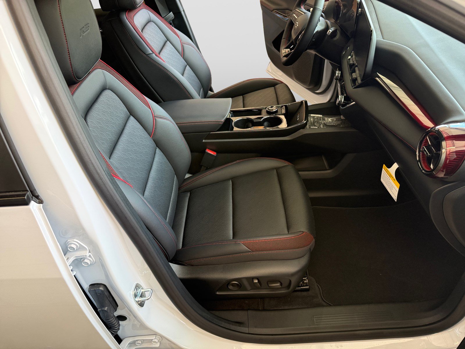 New 2027 Chevrolet Equinox RS w/ Safety and Technology Package FWD image 12