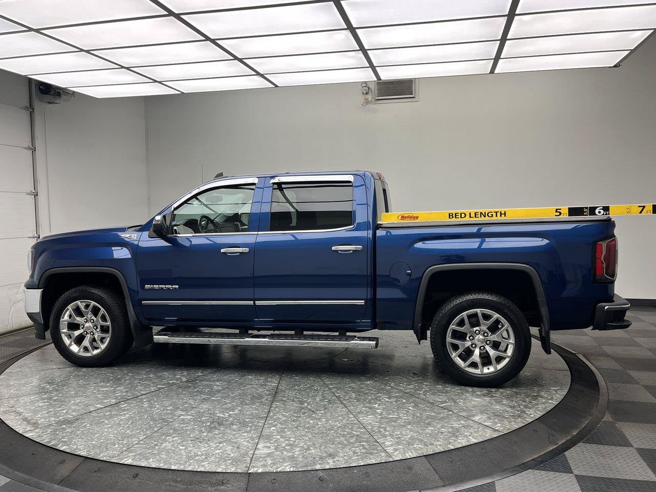 Used 2017 GMC Sierra 1500 SLT w/ SLT Premium Package AWD/4WD image 8