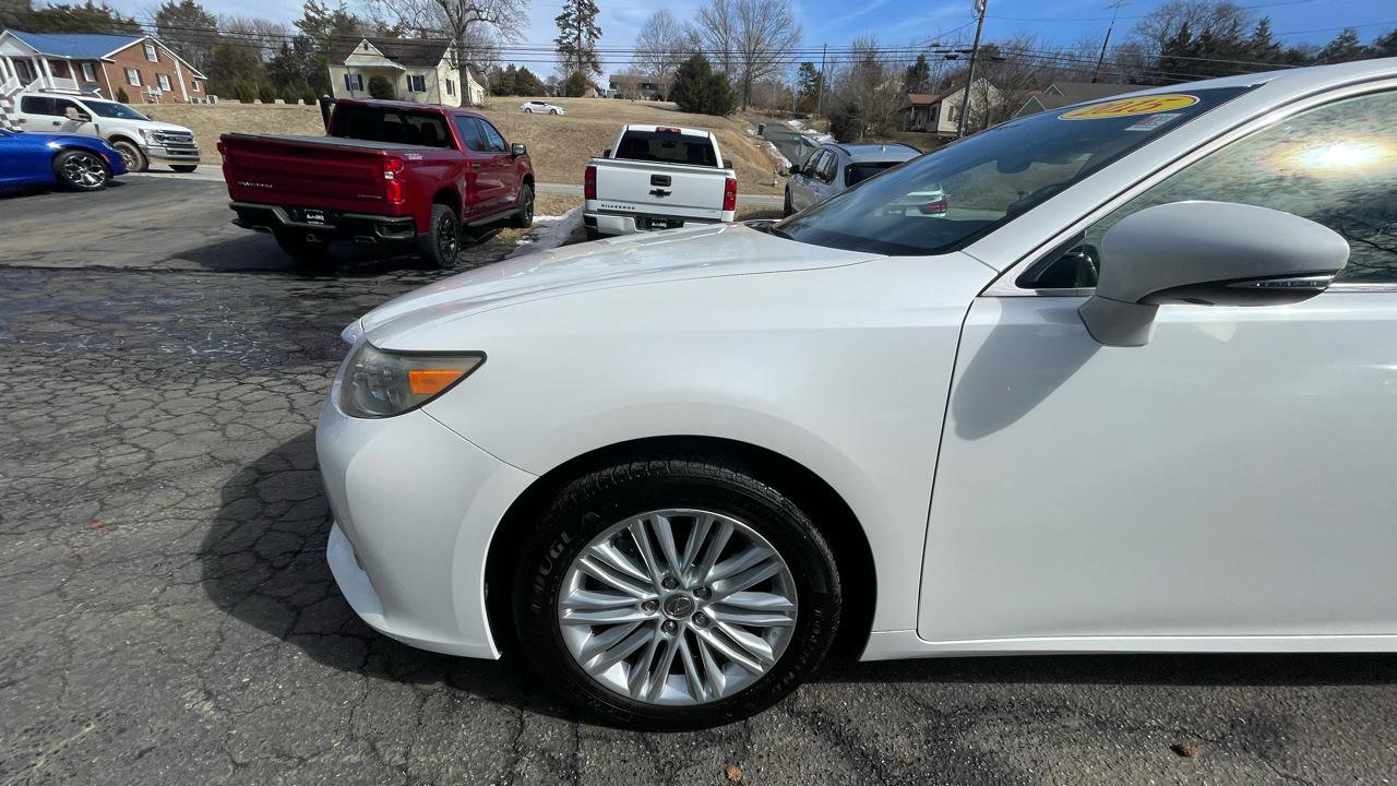 Used 2015 Lexus ES 350 w/ Luxury Package image 2