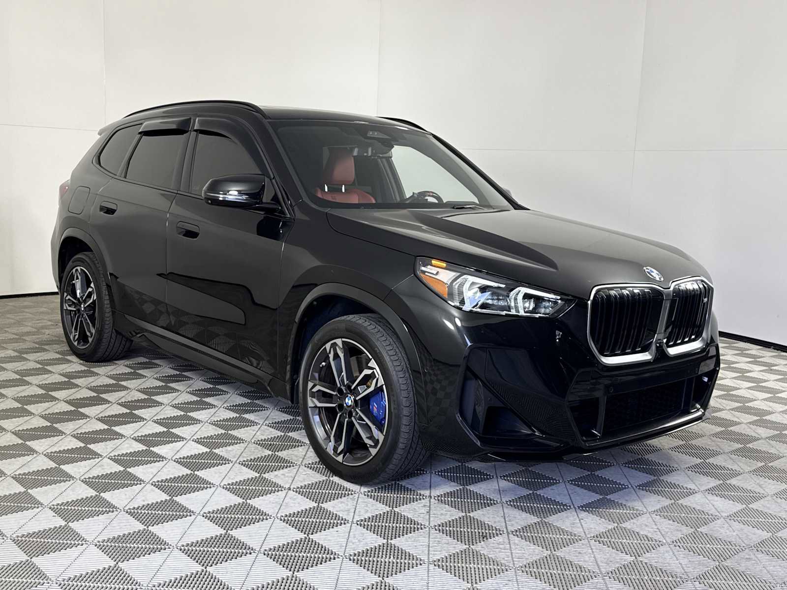 Used 2024 BMW X1 M35i w/ Premium Package image 2