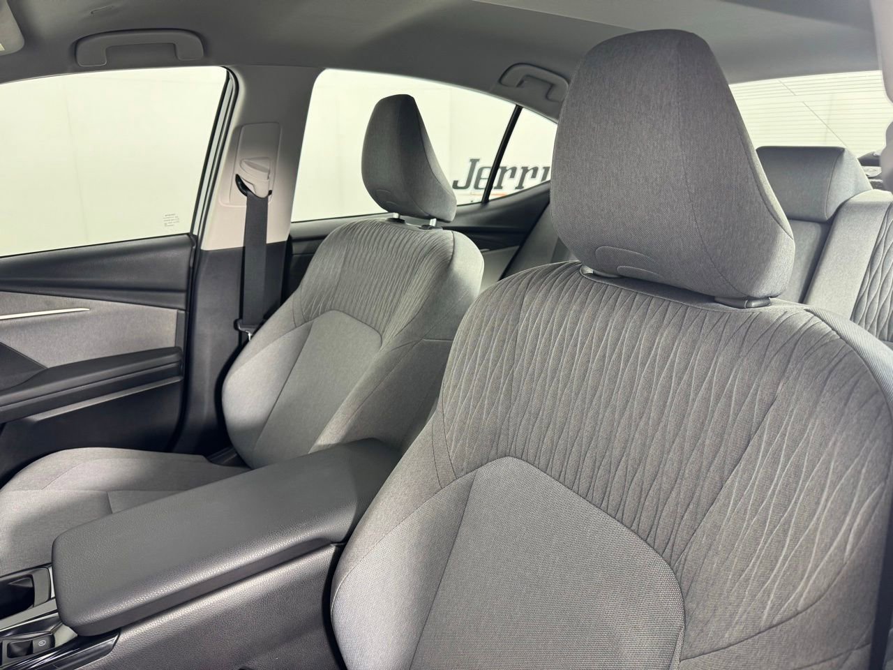 Used 2025 Toyota Camry LE FWD image 10