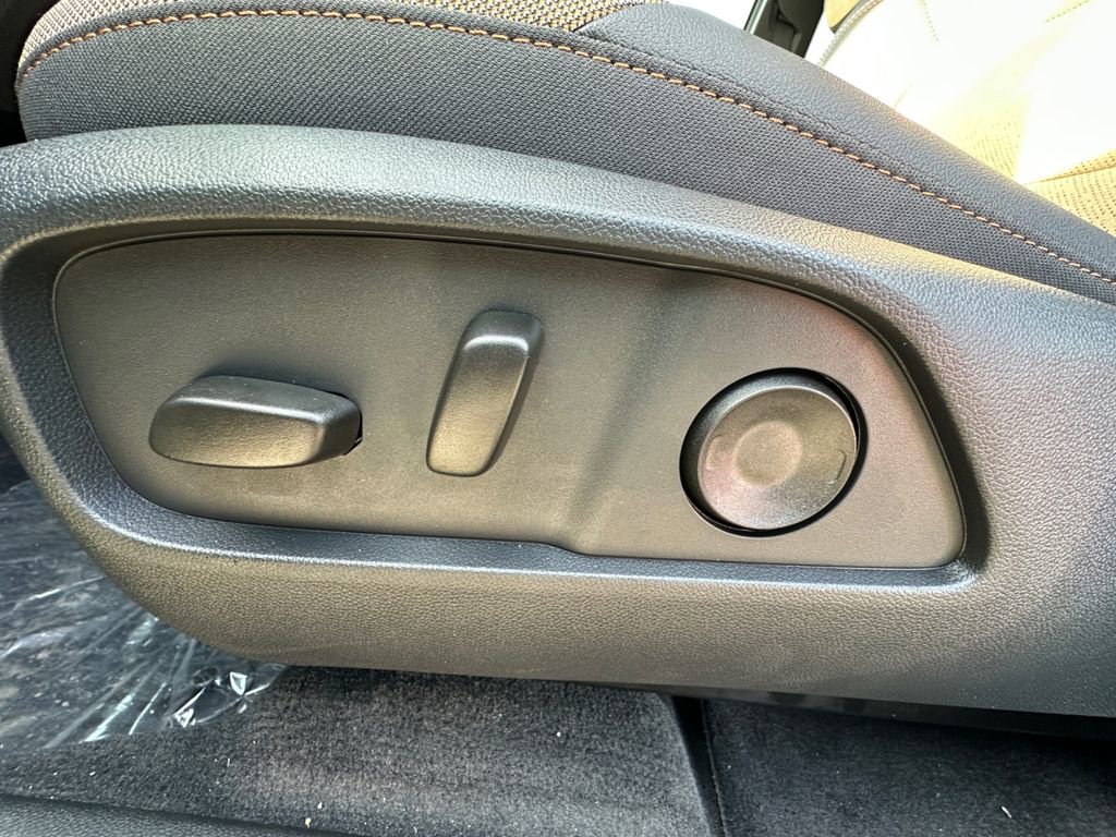 New 2026 Chevrolet Equinox ACTIV w/ Safety and Technology Package image 10