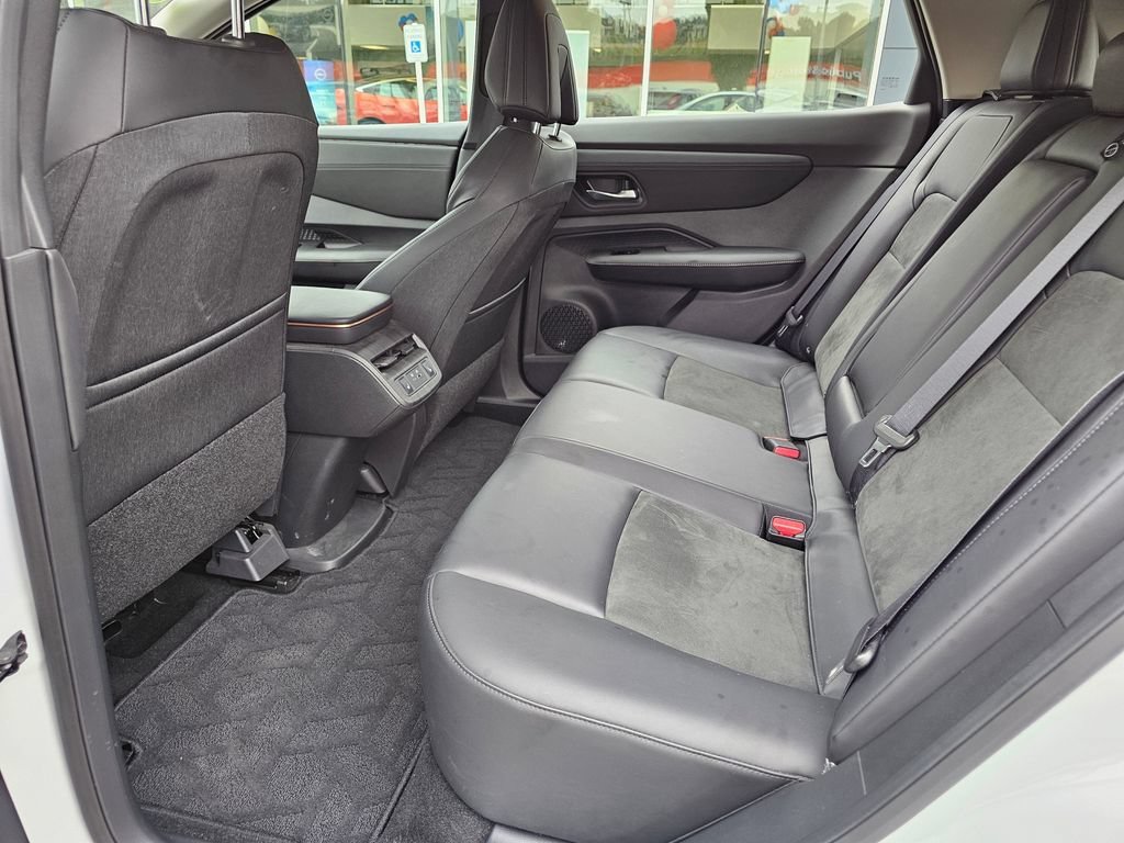 Used 2024 Nissan Ariya AWD image 18