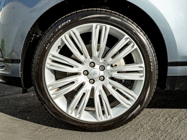 Used 2022 Land Rover Range Rover Velar R-Dynamic S image 11