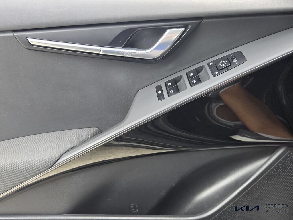 Certified 2024 Kia Niro EX FWD image 31