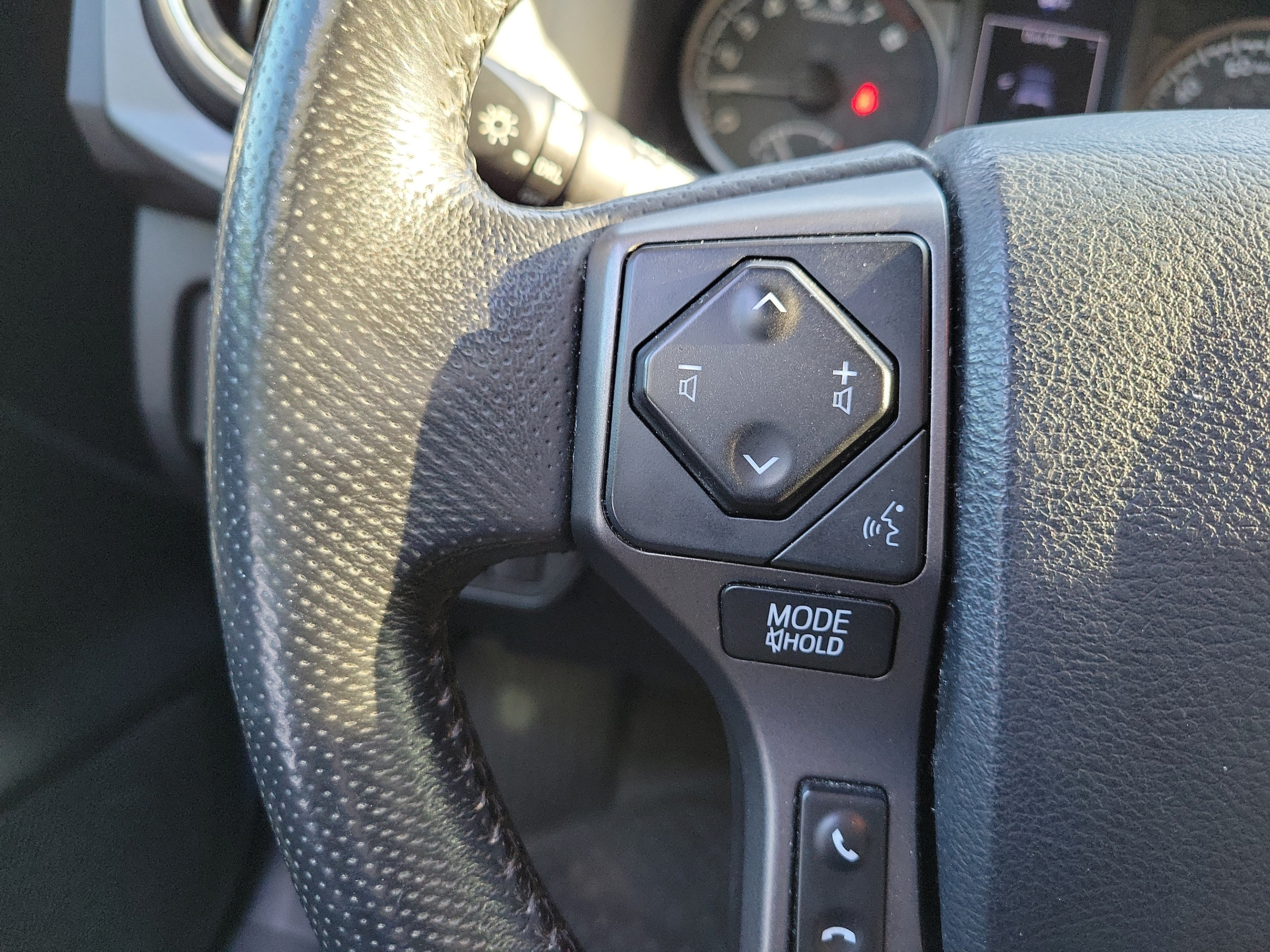 Used 2019 Toyota Tacoma TRD Off-Road w/ Technology Package RWD image 25