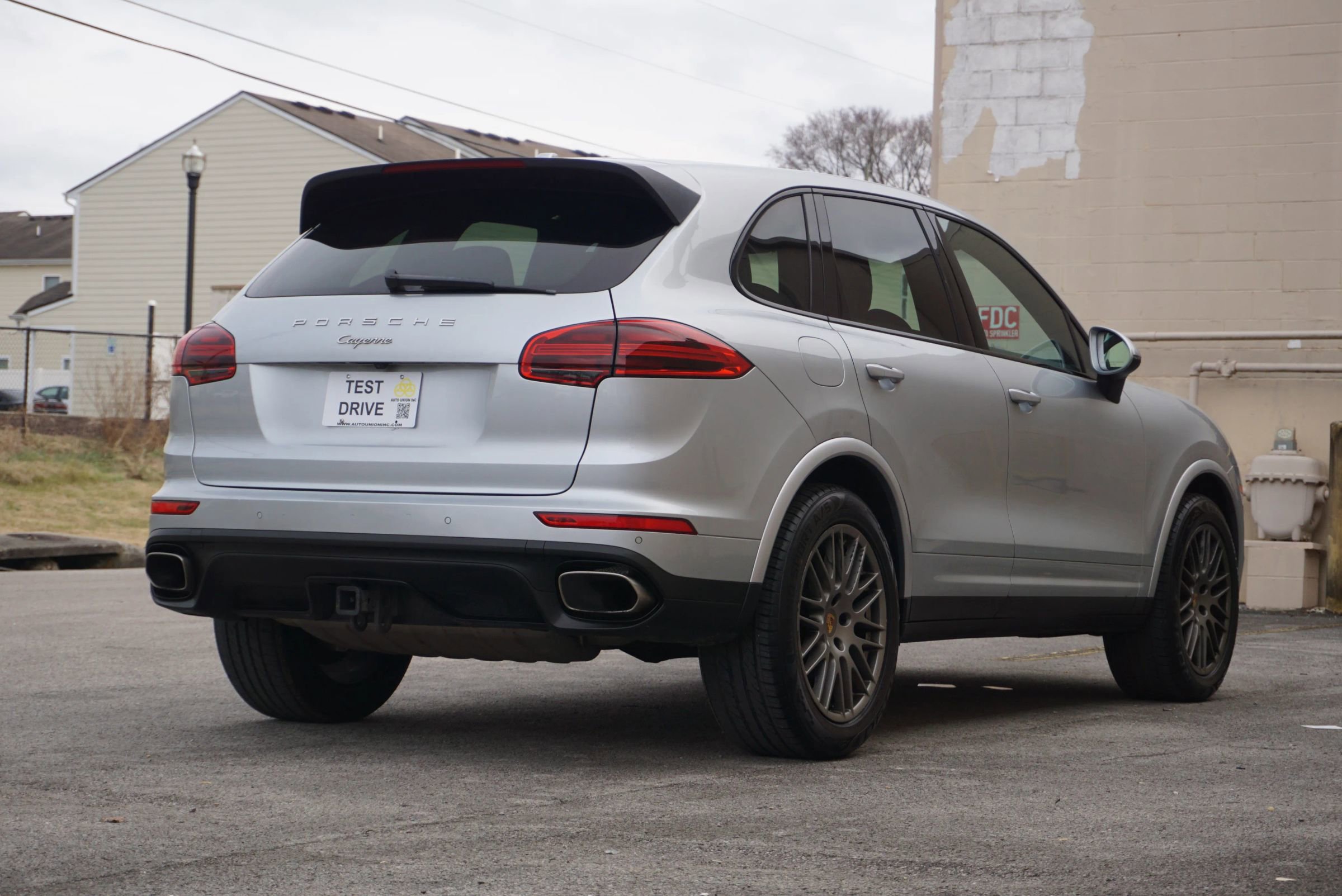 Used 2017 Porsche Cayenne Platinum Edition AWD/4WD image 5