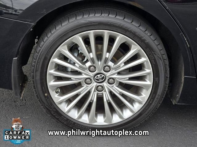 Used 2019 Toyota Avalon Limited image 18