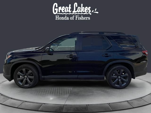 Used 2025 Honda Pilot Sport image 2
