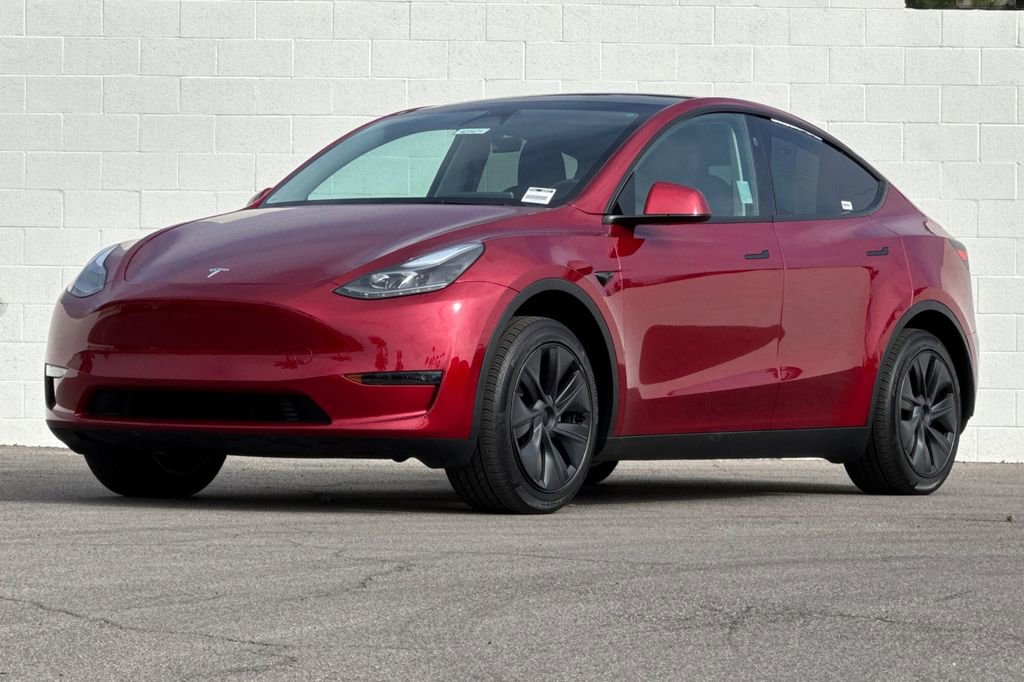 Used 2024 Tesla Model Y 2WD image 10