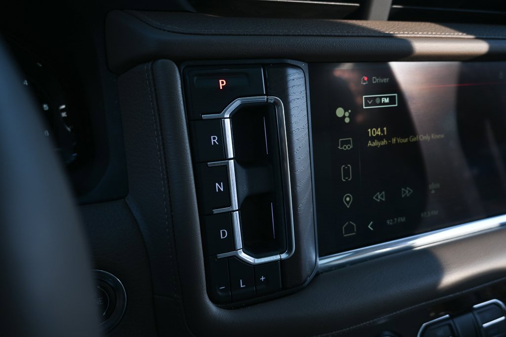 Used 2023 GMC Yukon Denali w/ Denali Reserve Package image 14