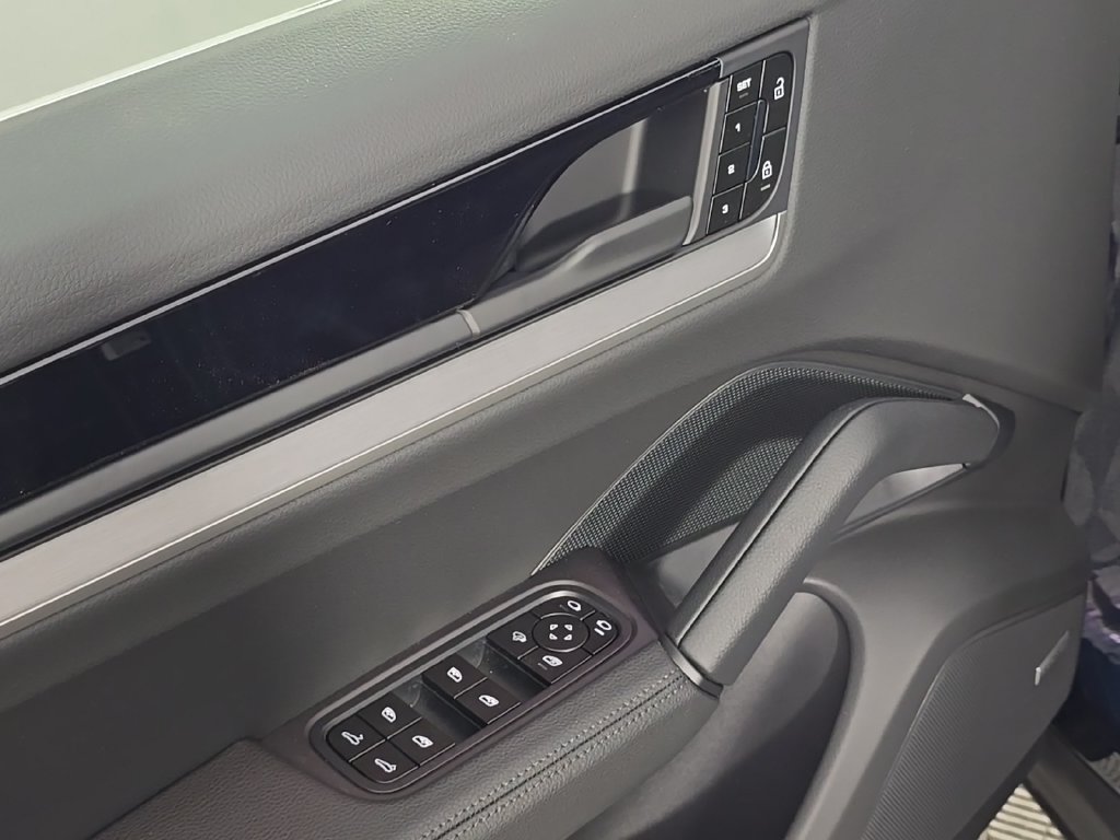 New 2026 Porsche Cayenne AWD/4WD image 16