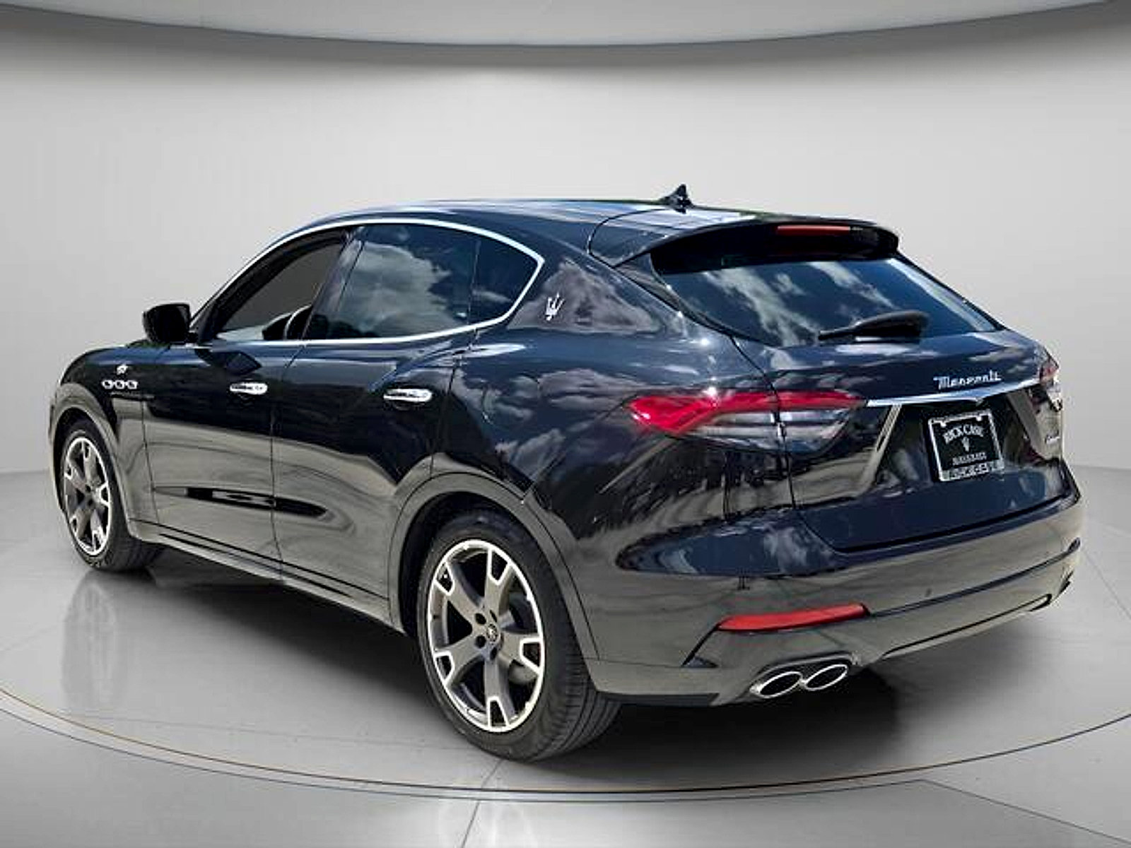 Used 2023 Maserati Levante GT AWD/4WD image 8